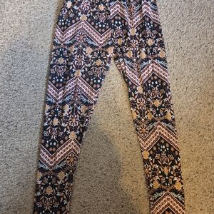 Rue21 Black and Orange Patterned Leggings XL